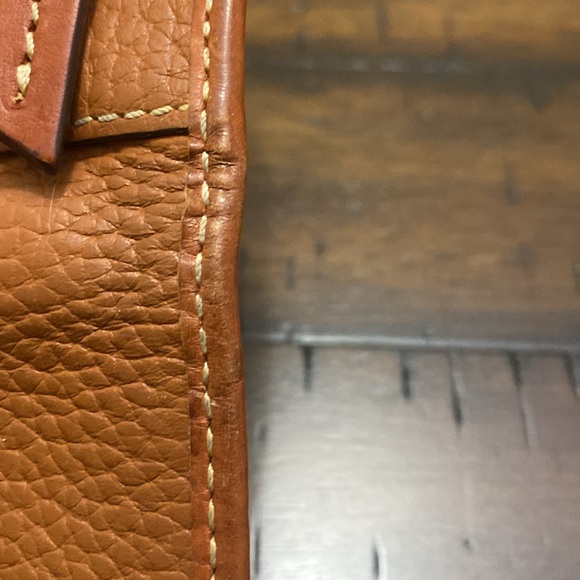 Downey & Bourke 1975 Pebble Grain Continental Clutch - Picture 11 of 17